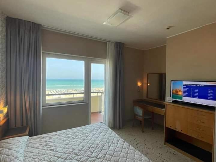 Hotel Maja Pescara Bagian luar foto