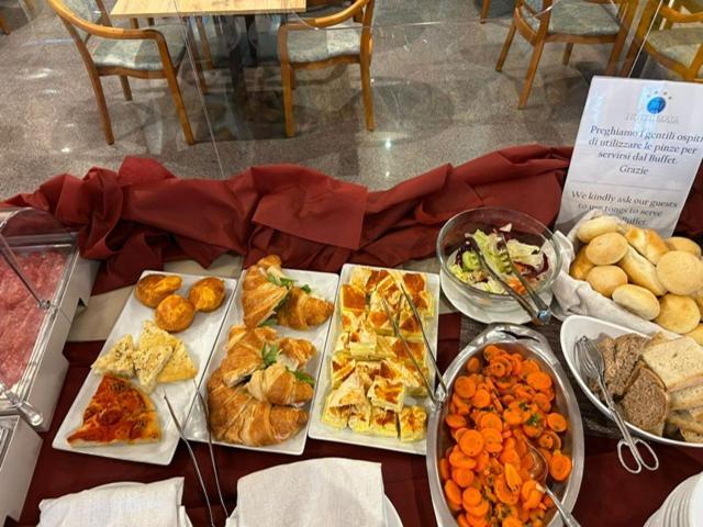 Hotel Maja Pescara Bagian luar foto