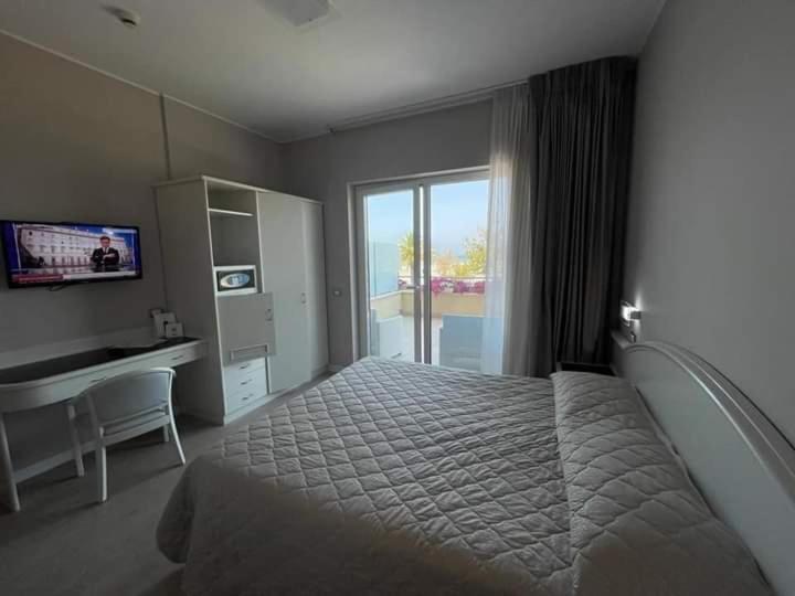 Hotel Maja Pescara Bagian luar foto