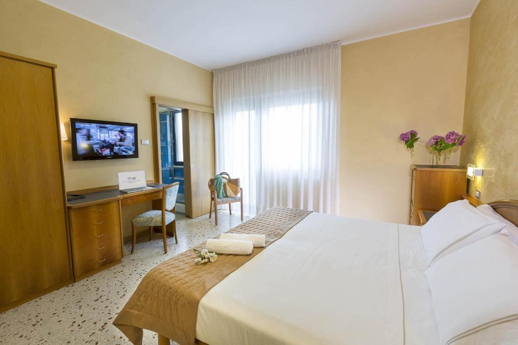Hotel Maja Pescara Bagian luar foto