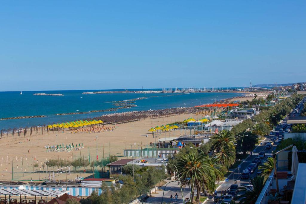 Hotel Maja Pescara Bagian luar foto