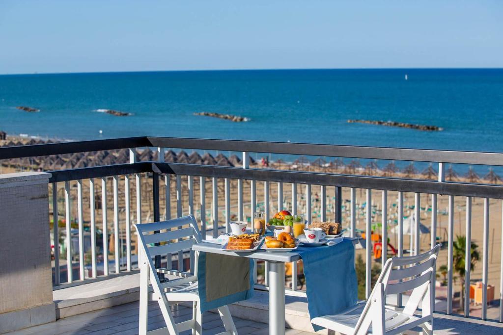 Hotel Maja Pescara Bagian luar foto